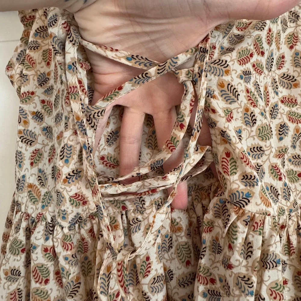 Molly Bracken Leaf Print Blouse with Ruffled Sleeves - Picture 4 of 5